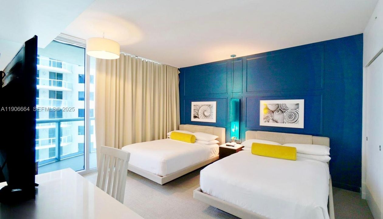 For Sale: $900,000 (2 beds, 2 baths, 1201 Square Feet)