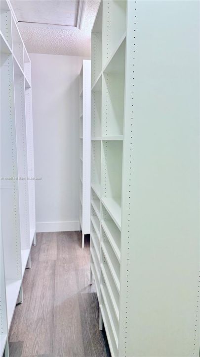 合同活跃: $660,000 (4 贝兹, 2 浴室, 1814 平方英尺)