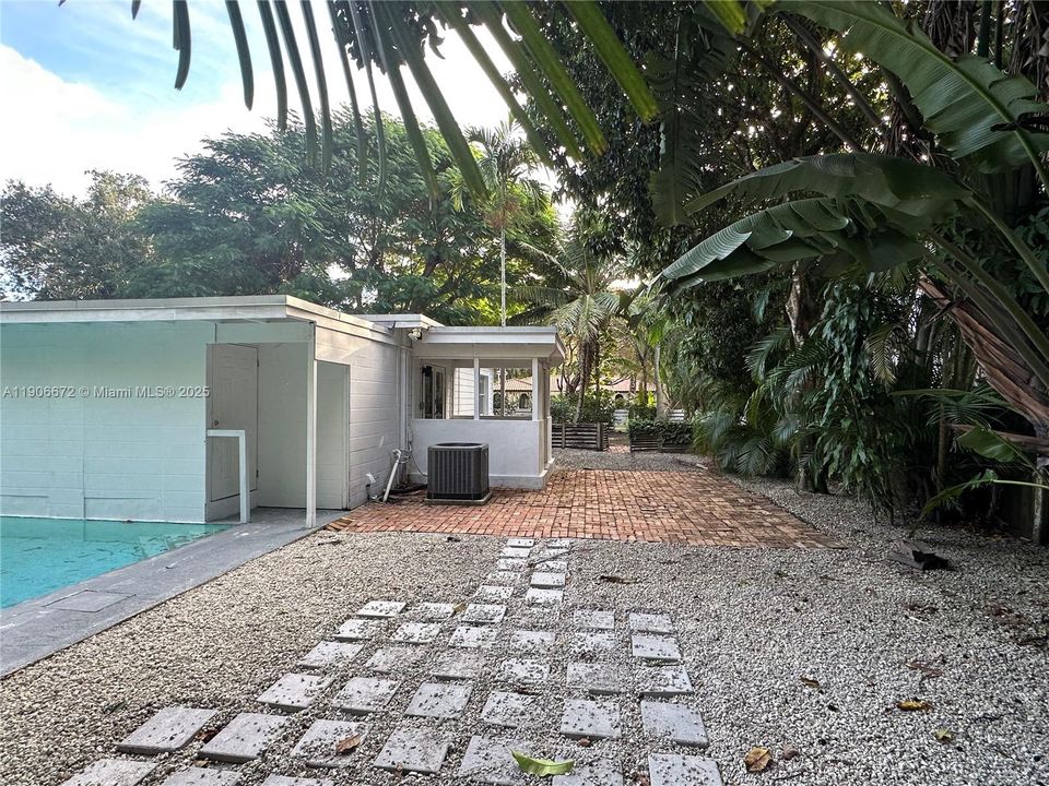 For Rent: $5,800 (4 beds, 3 baths, 2167 Square Feet)