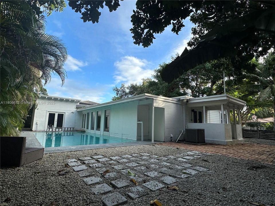 For Rent: $5,800 (4 beds, 3 baths, 2167 Square Feet)