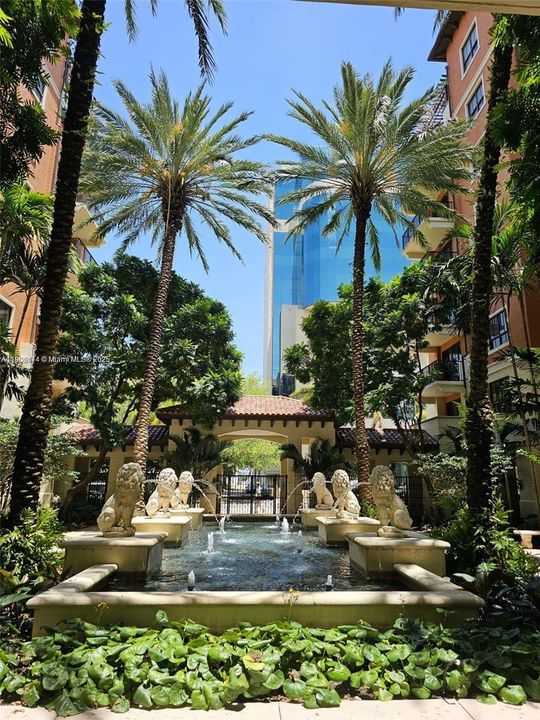 For Sale: $549,000 (1 beds, 1 baths, 929 Square Feet)