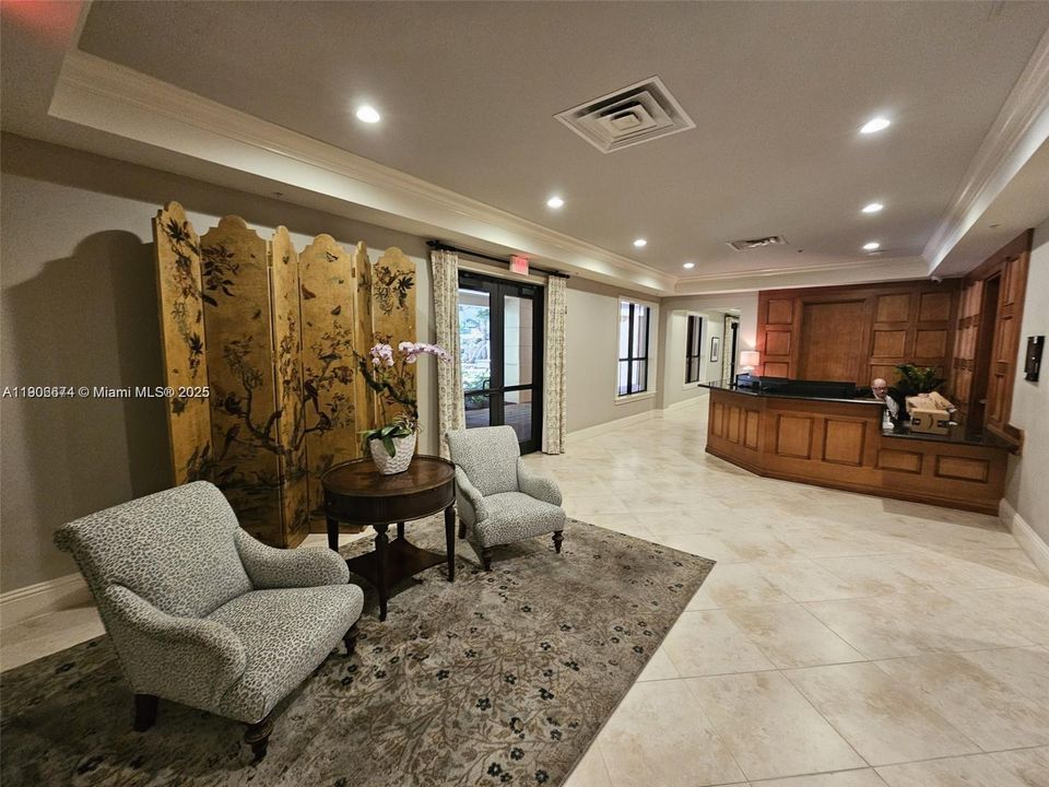 For Sale: $549,000 (1 beds, 1 baths, 929 Square Feet)