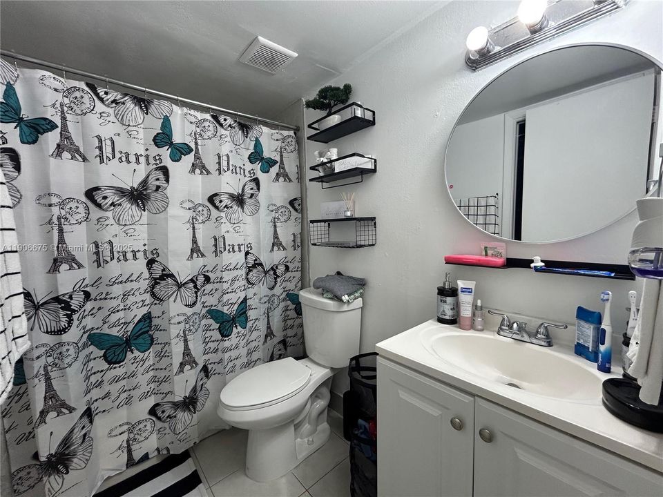 出租: $1,950 (2 贝兹, 2 浴室, 800 平方英尺)