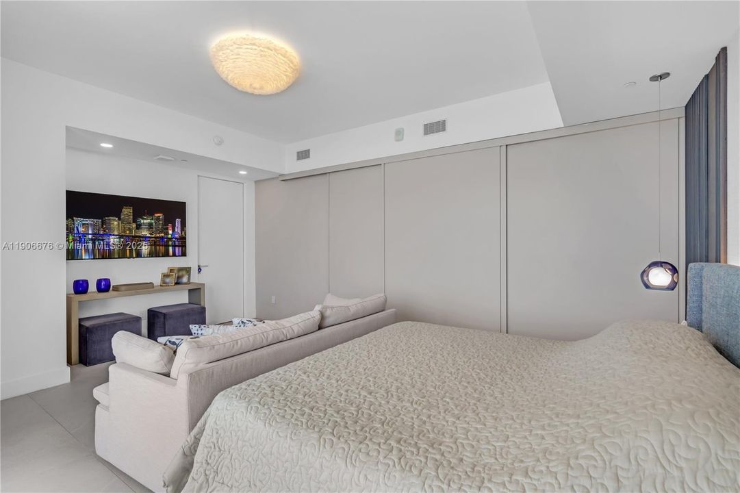 Active With Contract: $16,000 (2 beds, 2 baths, 1628 Square Feet)