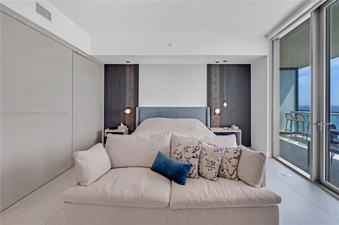 Active With Contract: $16,000 (2 beds, 2 baths, 1628 Square Feet)