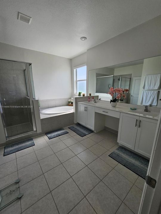 В аренду: $3,725 (4 спален, 2 ванн, 3349 Квадратных фут)