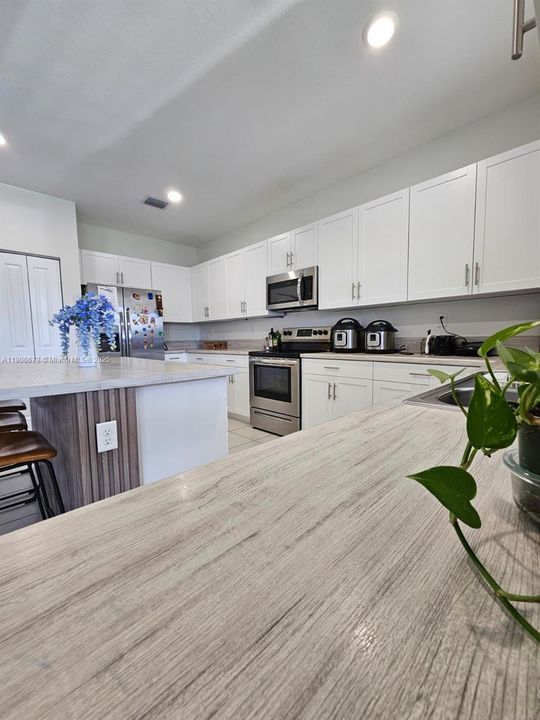 В аренду: $3,725 (4 спален, 2 ванн, 3349 Квадратных фут)