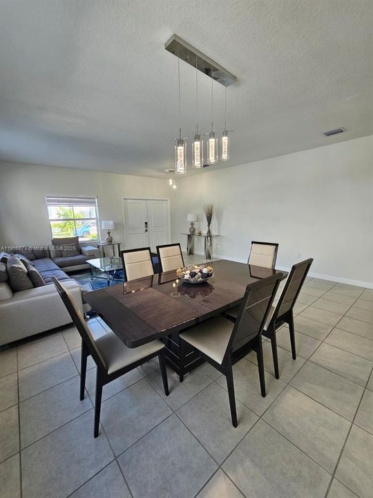 В аренду: $3,725 (4 спален, 2 ванн, 3349 Квадратных фут)