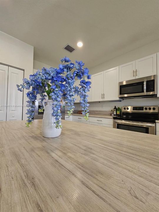 В аренду: $3,725 (4 спален, 2 ванн, 3349 Квадратных фут)