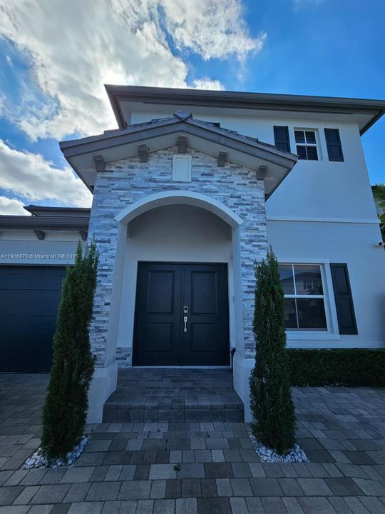 В аренду: $3,725 (4 спален, 2 ванн, 3349 Квадратных фут)