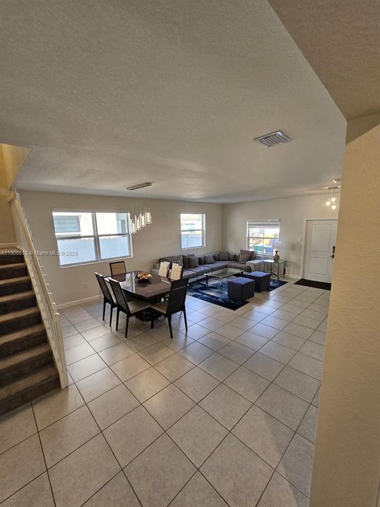 В аренду: $3,725 (4 спален, 2 ванн, 3349 Квадратных фут)