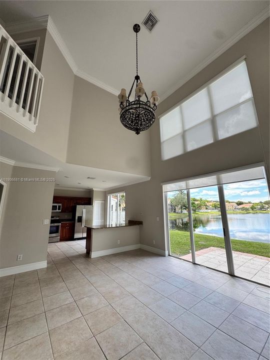 En Renta: $4,100 (4 camas, 2 baños, 2220 Pies cuadrados)