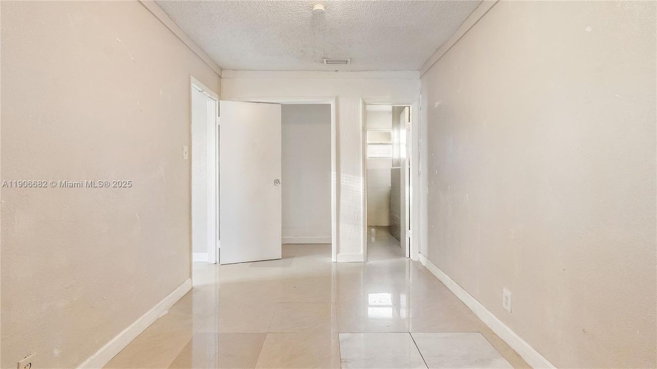 待售: $459,000 (0 贝兹, 0 浴室, 1560 平方英尺)