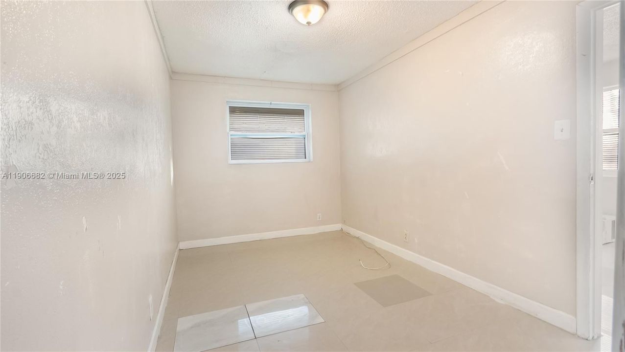 待售: $459,000 (0 贝兹, 0 浴室, 1560 平方英尺)