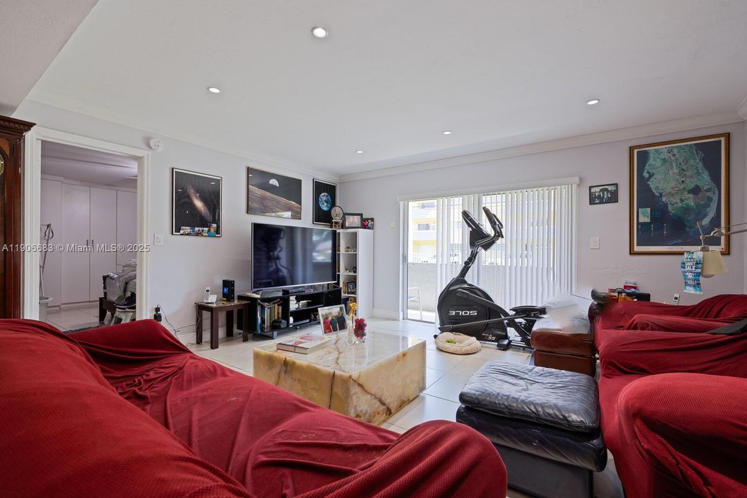 На продажу: $375,000 (3 спален, 2 ванн, 1271 Квадратных фут)