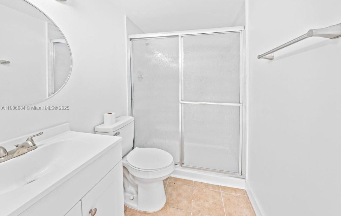 For Sale: $280,000 (2 beds, 2 baths, 800 Square Feet)