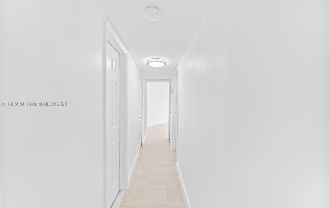 For Sale: $280,000 (2 beds, 2 baths, 800 Square Feet)