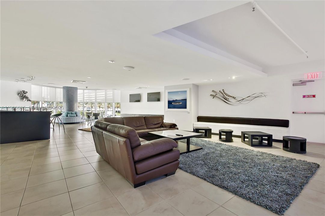 For Rent: $5,300 (3 beds, 3 baths, 1571 Square Feet)