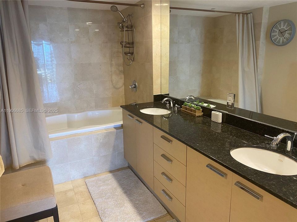 For Rent: $5,300 (3 beds, 3 baths, 1571 Square Feet)