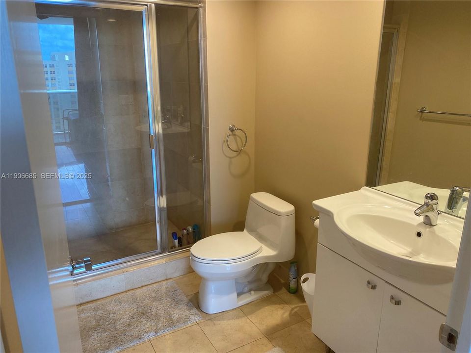 For Rent: $5,300 (3 beds, 3 baths, 1571 Square Feet)