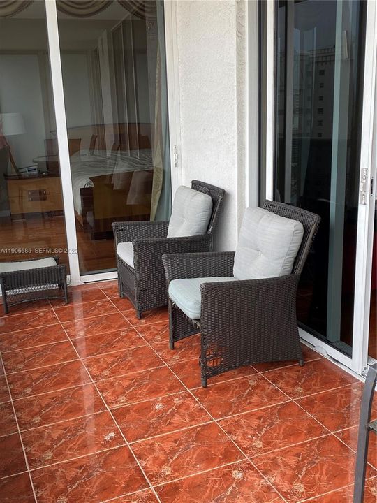 For Rent: $5,300 (3 beds, 3 baths, 1571 Square Feet)