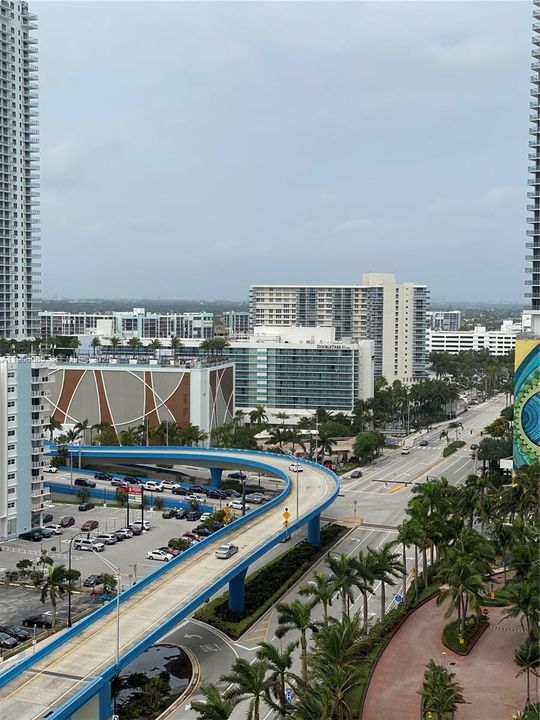 For Rent: $5,300 (3 beds, 3 baths, 1571 Square Feet)