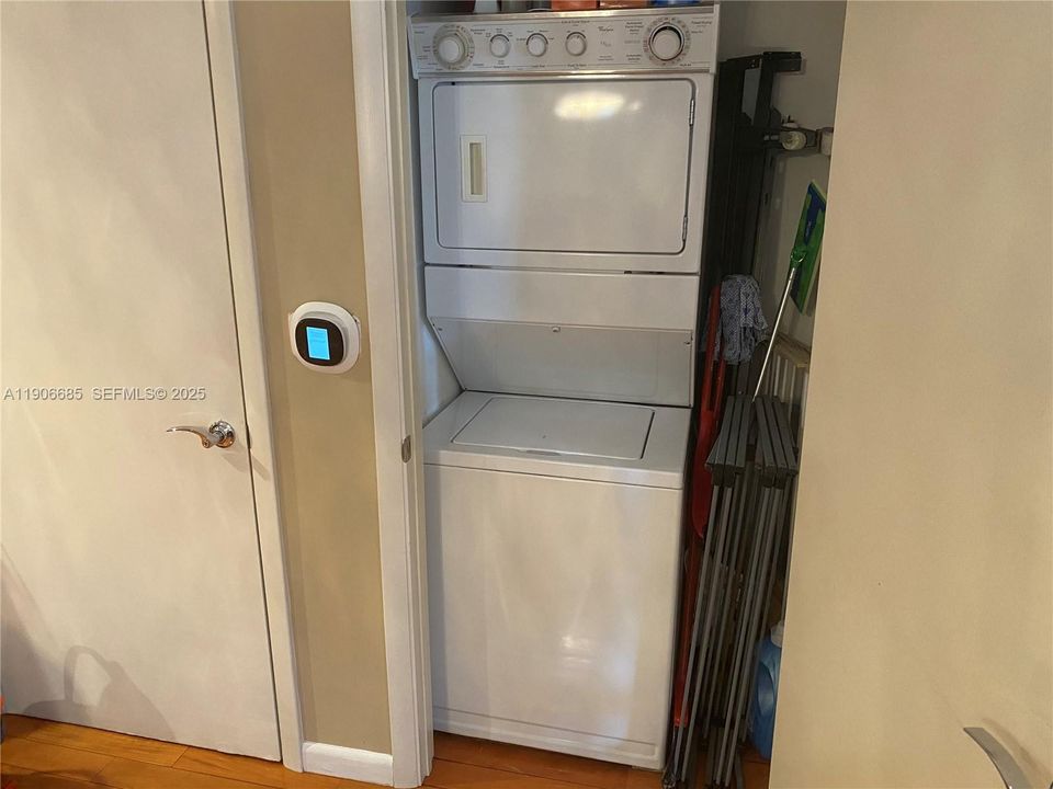 For Rent: $5,300 (3 beds, 3 baths, 1571 Square Feet)