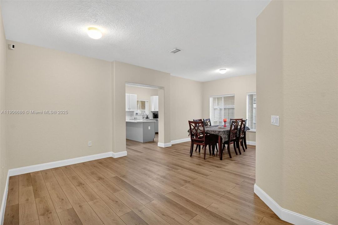 For Sale: $699,000 (5 beds, 2 baths, 1790 Square Feet)