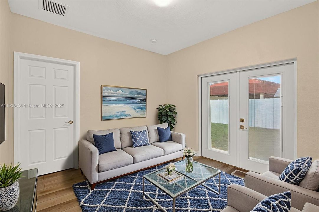 For Sale: $699,000 (5 beds, 2 baths, 1790 Square Feet)