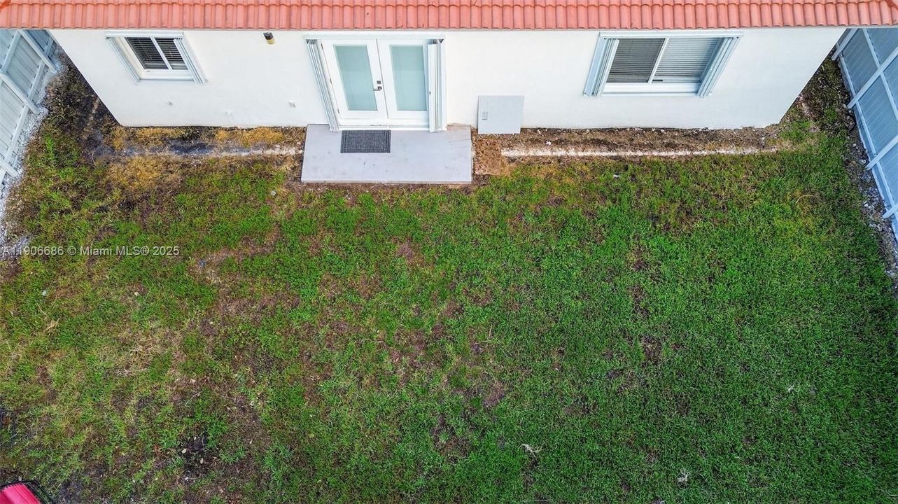 For Sale: $699,000 (5 beds, 2 baths, 1790 Square Feet)