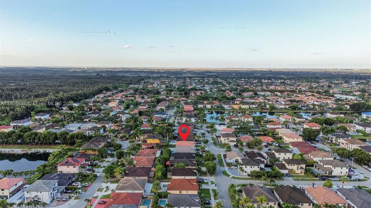 For Sale: $699,000 (5 beds, 2 baths, 1790 Square Feet)