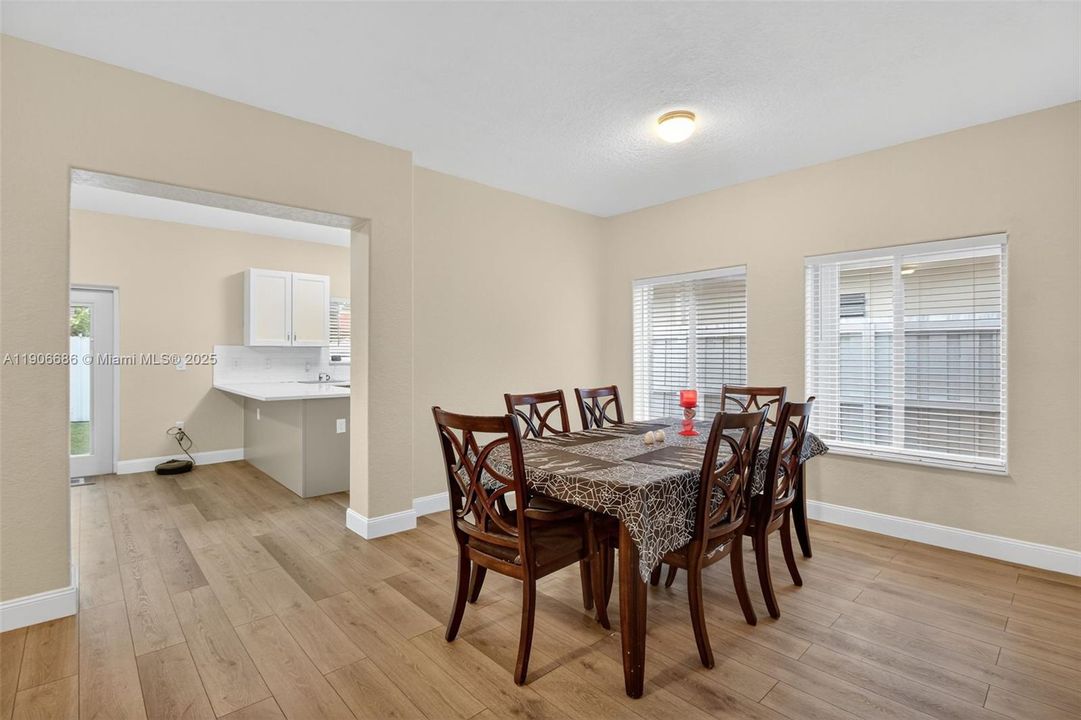 For Sale: $699,000 (5 beds, 2 baths, 1790 Square Feet)