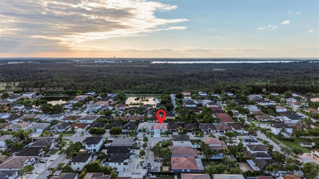 For Sale: $699,000 (5 beds, 2 baths, 1790 Square Feet)