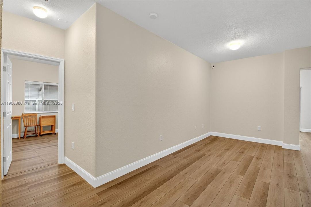 For Sale: $699,000 (5 beds, 2 baths, 1790 Square Feet)