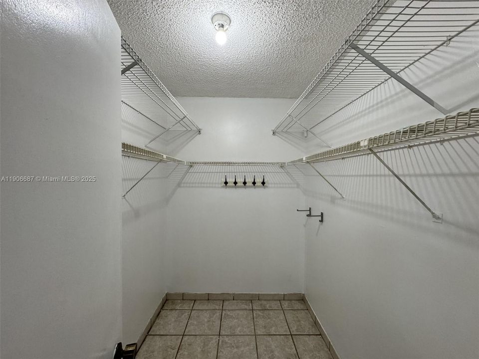 For Rent: $2,250 (2 beds, 2 baths, 1170 Square Feet)