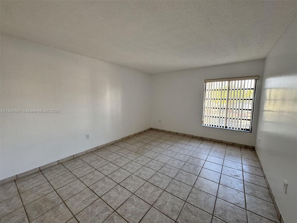 For Rent: $2,250 (2 beds, 2 baths, 1170 Square Feet)