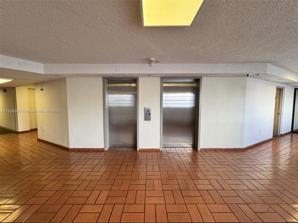 For Rent: $2,250 (2 beds, 2 baths, 1170 Square Feet)