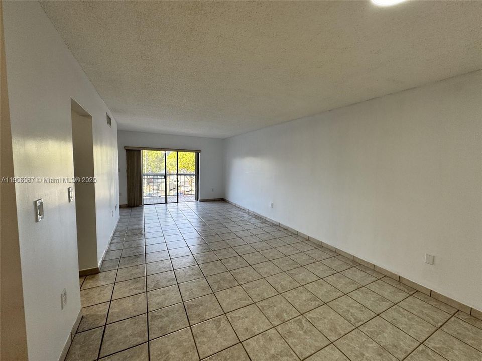 For Rent: $2,250 (2 beds, 2 baths, 1170 Square Feet)