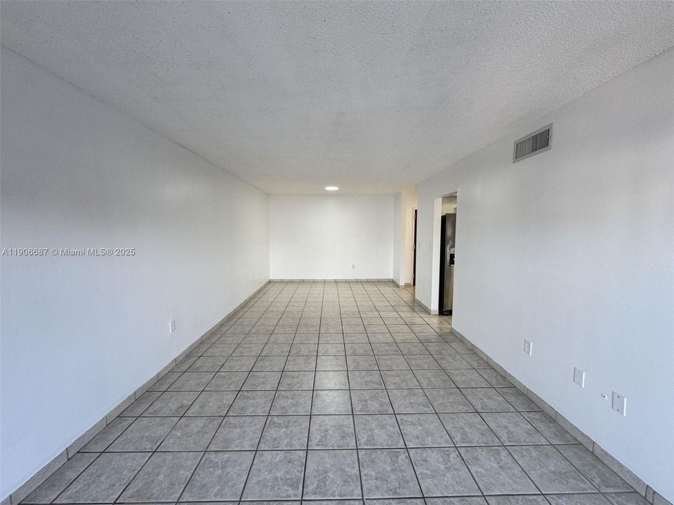 For Rent: $2,250 (2 beds, 2 baths, 1170 Square Feet)