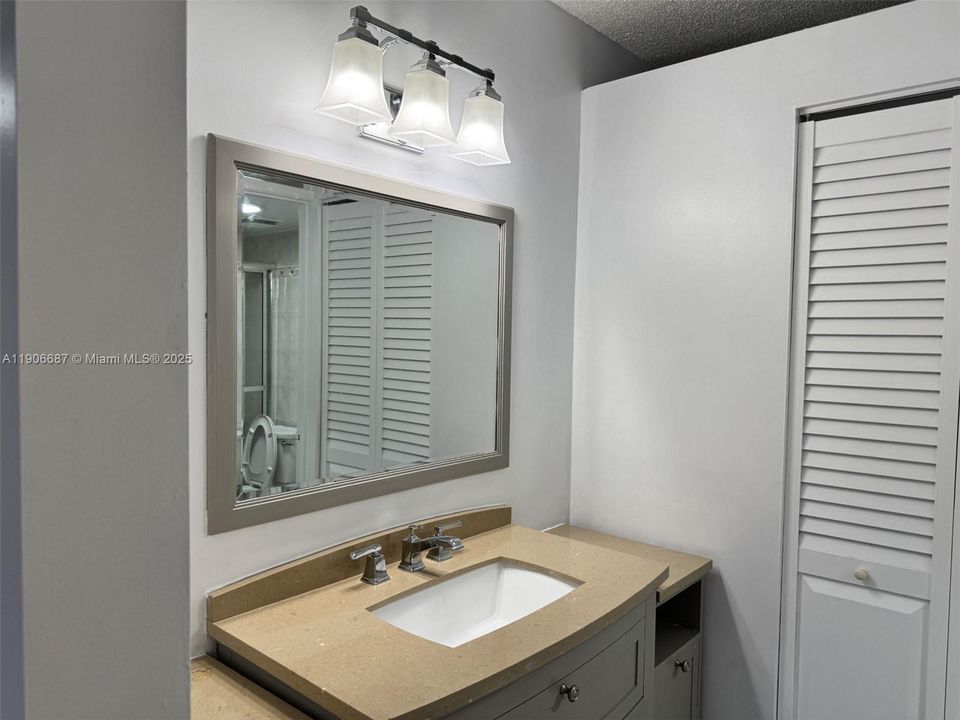 For Rent: $2,250 (2 beds, 2 baths, 1170 Square Feet)