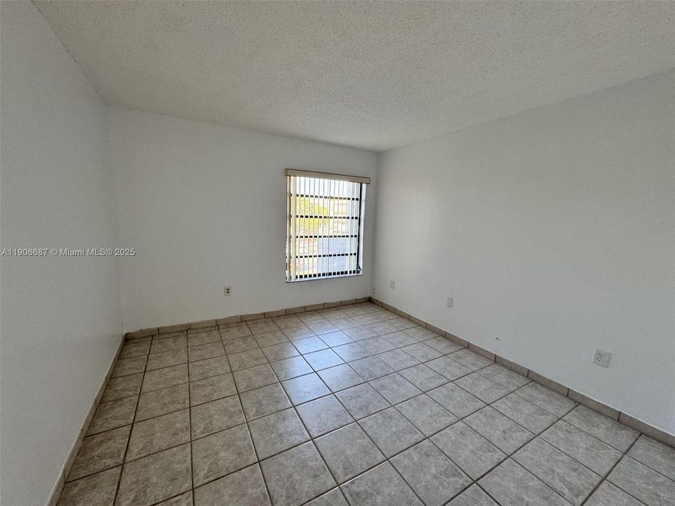 For Rent: $2,250 (2 beds, 2 baths, 1170 Square Feet)