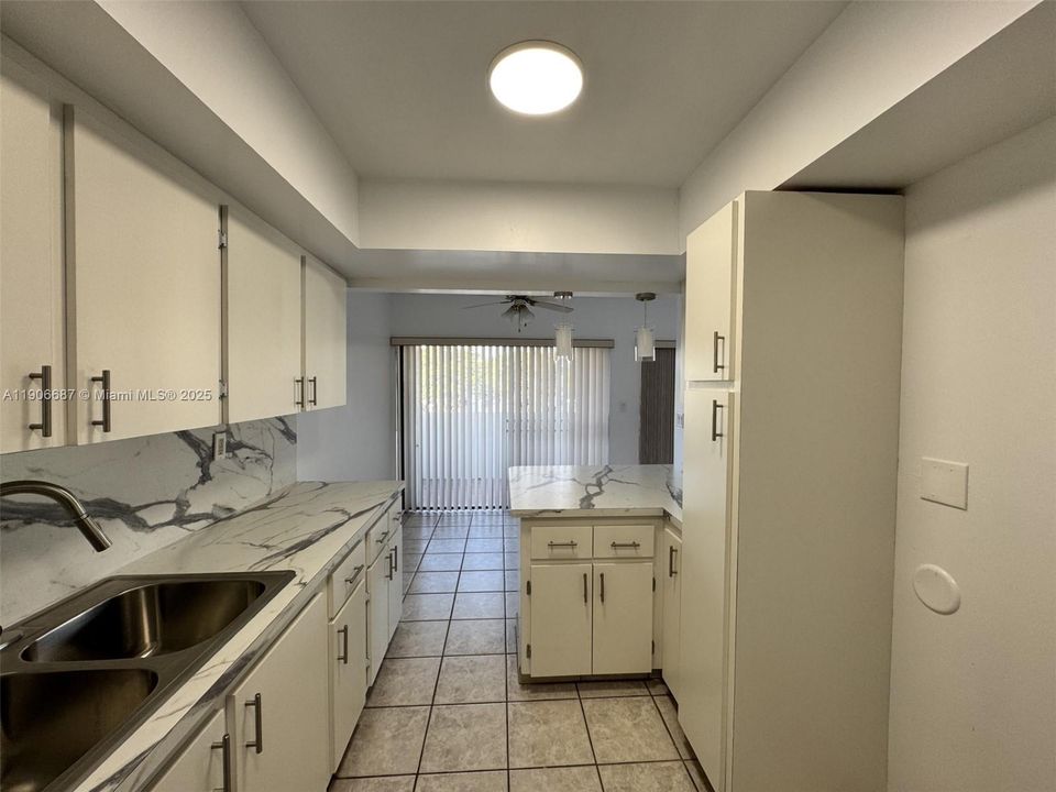 For Rent: $2,250 (2 beds, 2 baths, 1170 Square Feet)
