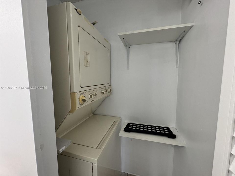 For Rent: $2,250 (2 beds, 2 baths, 1170 Square Feet)