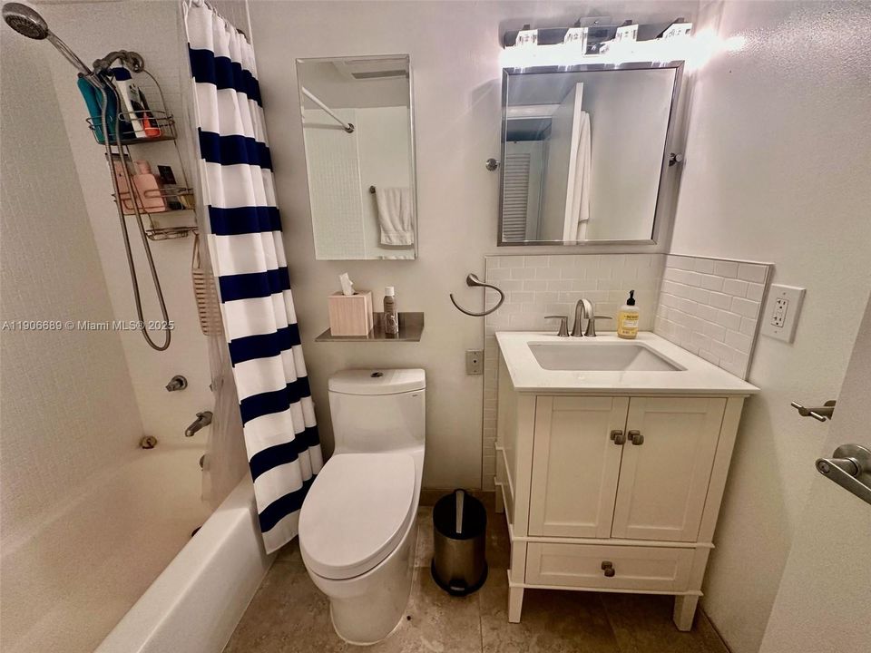 For Sale: $214,999 (0 beds, 1 baths, 400 Square Feet)