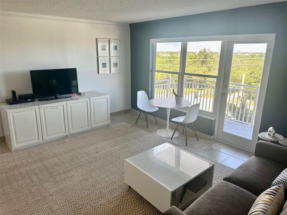 For Sale: $214,999 (0 beds, 1 baths, 400 Square Feet)