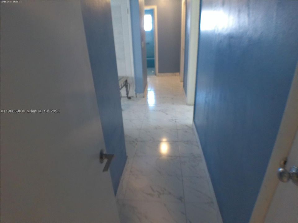 出租: $3,200 (3 贝兹, 2 浴室, 1972 平方英尺)