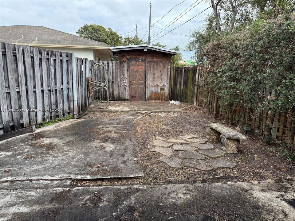 出租: $3,200 (3 贝兹, 2 浴室, 1972 平方英尺)