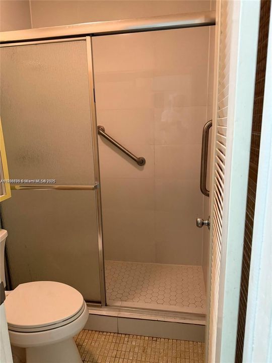 出租: $3,200 (3 贝兹, 2 浴室, 1972 平方英尺)