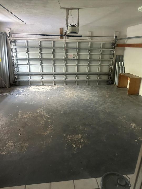 出租: $3,200 (3 贝兹, 2 浴室, 1972 平方英尺)