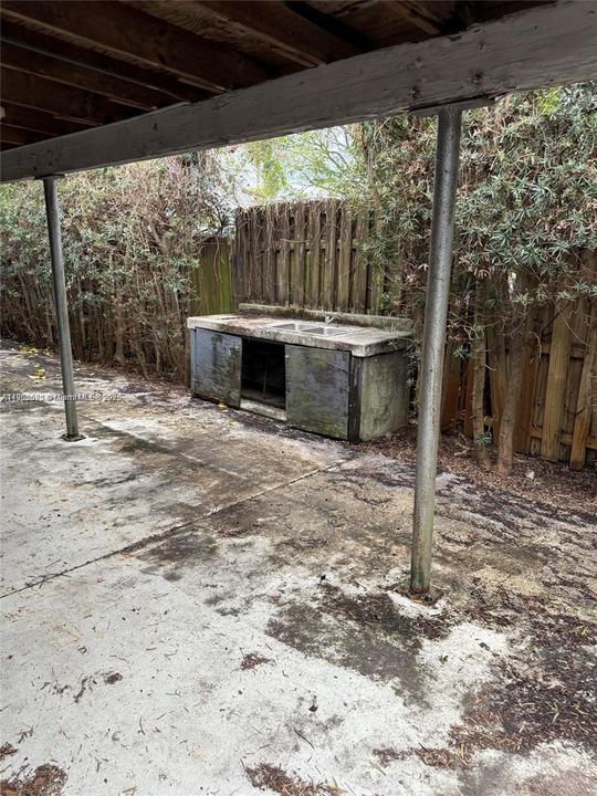 出租: $3,200 (3 贝兹, 2 浴室, 1972 平方英尺)